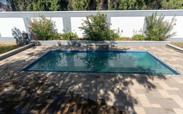 Upmarket 4 bed Chisipite House 2193