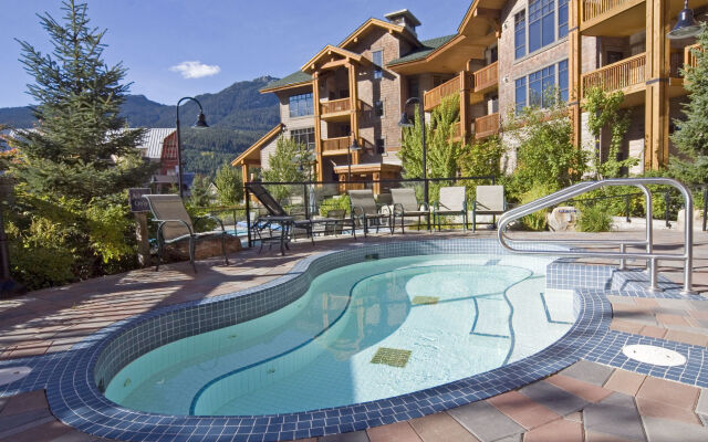 First Tracks Lodge