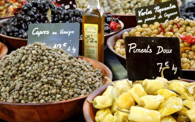 Peaceful Villa With Pool & Views