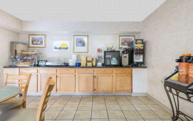 Days Inn by Wyndham Lenox MA