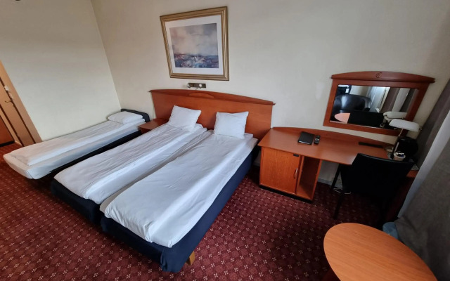 Chesterfield Hotel