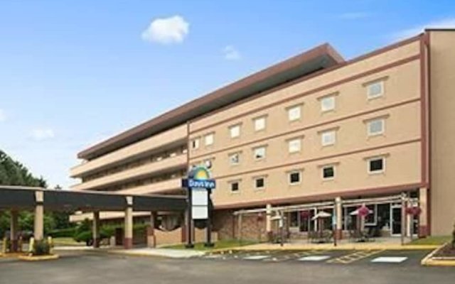 Days Inn by Wyndham Oil City Conference Center
