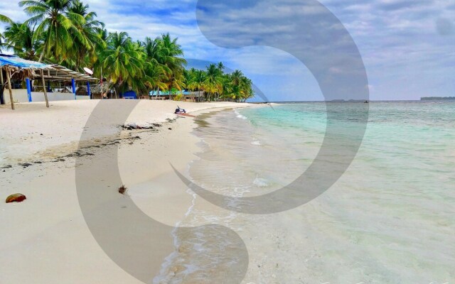 San Blas Private Beach Cabin