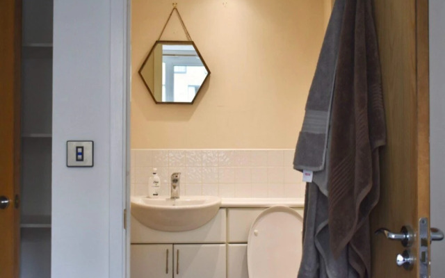 Central 2 Bedroom Modern Apartment