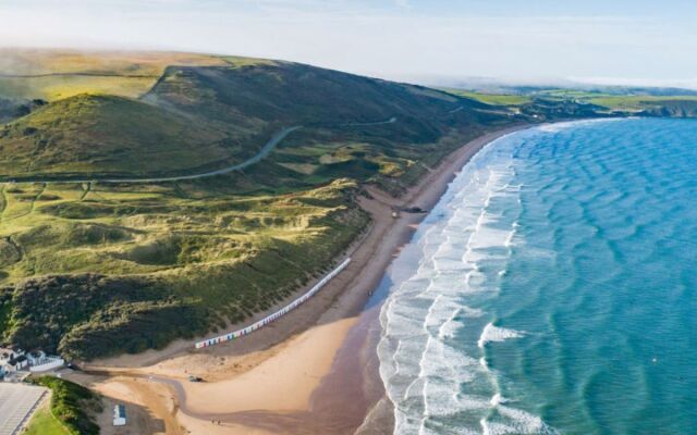1 Devon Beach Court