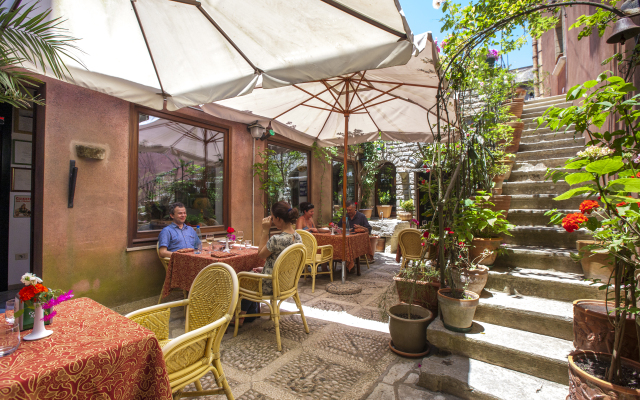 Hotel Elimo