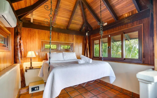 Luxury Villa: Hot Tub: Ocean Views: Fully Staffed