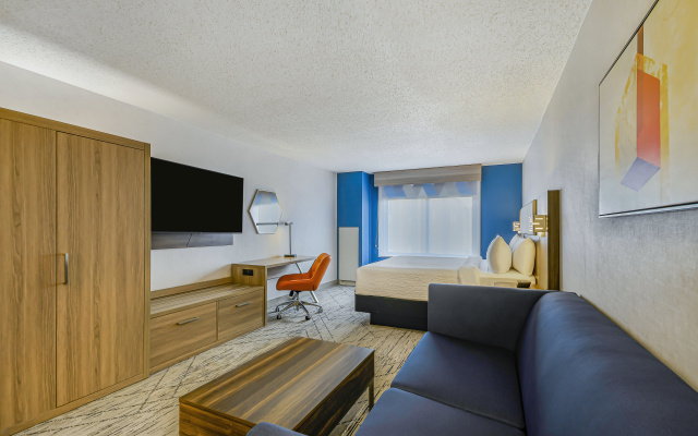 Holiday Inn Express Hotel & Suites Buffalo-Airport by IHG