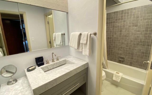 #109 Vail International