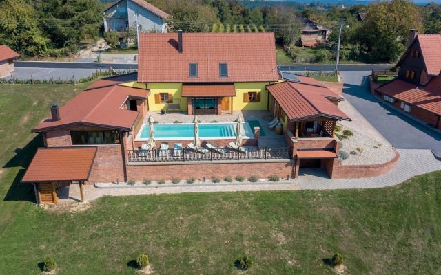 Stunning Home in Repusnica With 5 Bedrooms, Wifi and Outdoor Swimming Pool