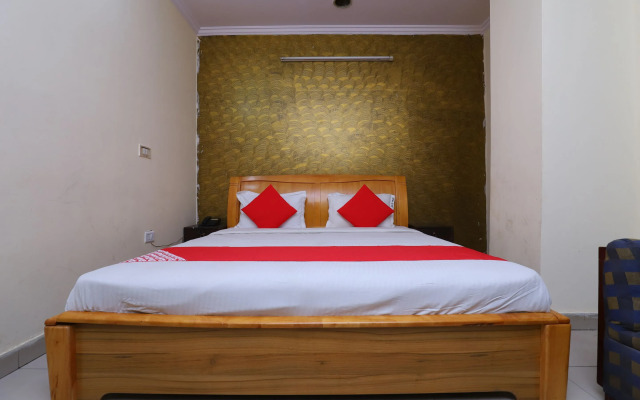 OYO 37773 Hotel J Joy