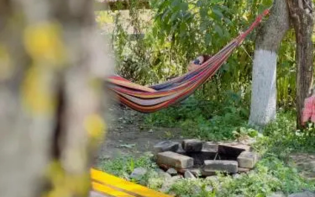 Rossi Rest House By The River