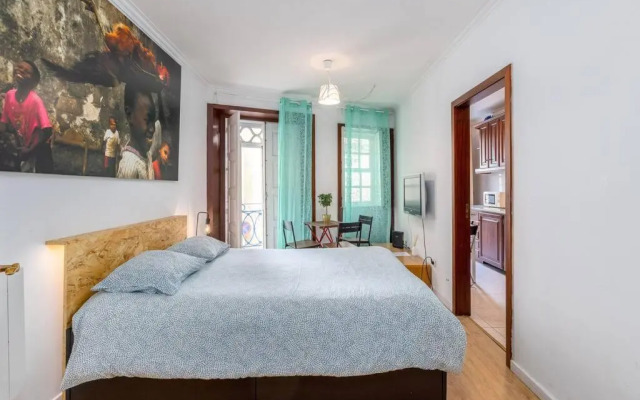 Renovated Feb22 Clerigos Cozy Balcony with self check in