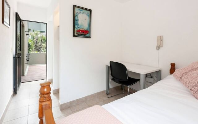 Room in Guest Room - Cuarto En Las Lomas!