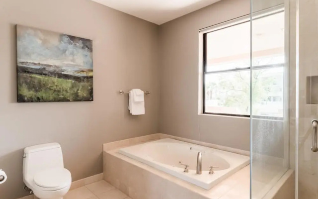 N 75th St 201 - Ivory I