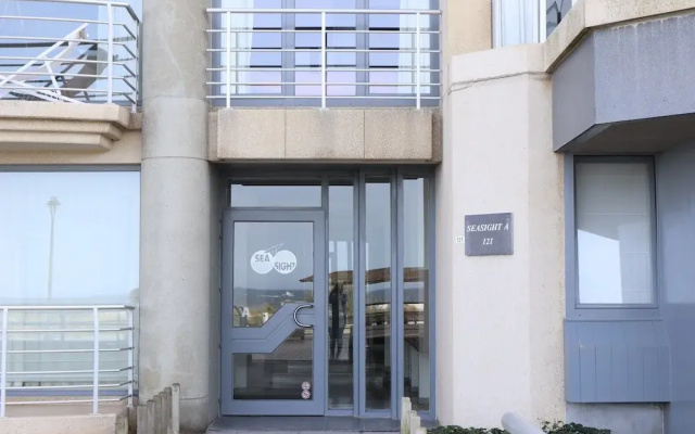 Apartment in Nieuwpoort With Ocean Views