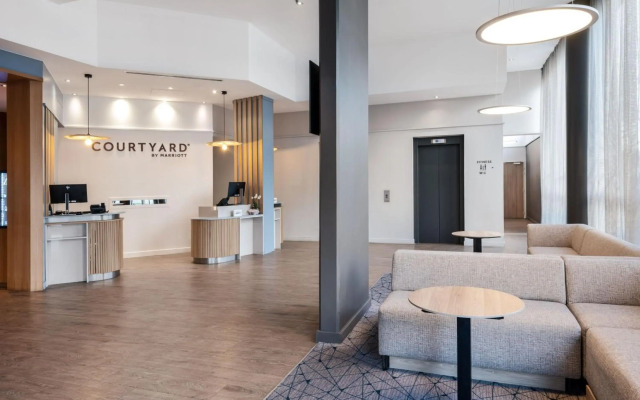 Courtyard by Marriott Paris La Defense West - Colombes
