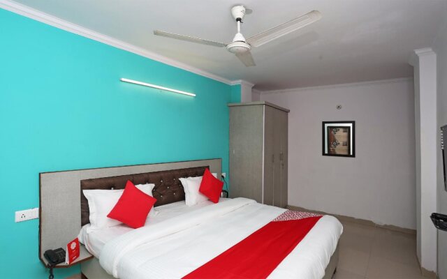 Acclaim By OYO Rooms