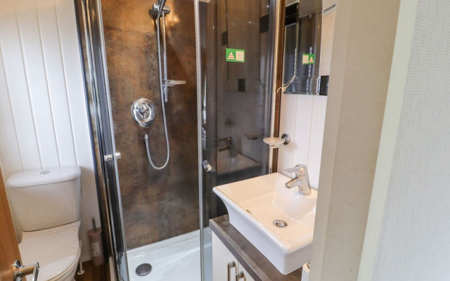 No 8 Hillcote Lodge