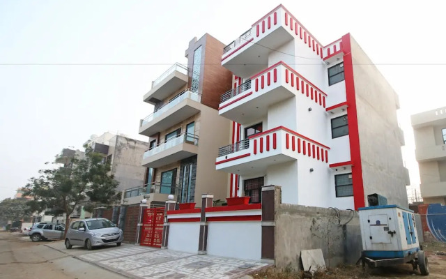 Oyo 7967 Near Medanta