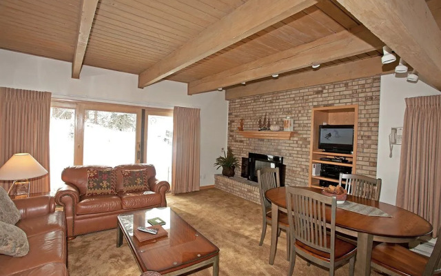 Stonebridge Condominiums