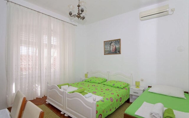 Room & Studios Rina - Adults Only