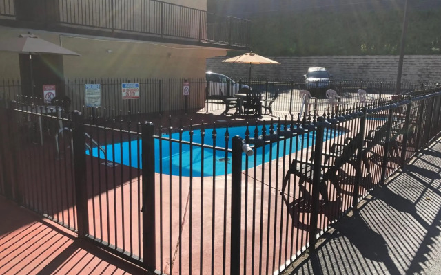 Smoky View Inn