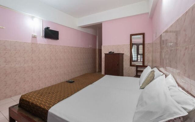 Spot On 49545 Sangamam Tourist Home