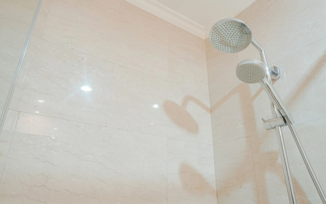 Comfy and Wonderful Studio Menteng Park Apartment