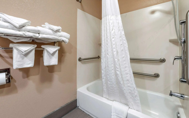 Comfort Inn & Suites