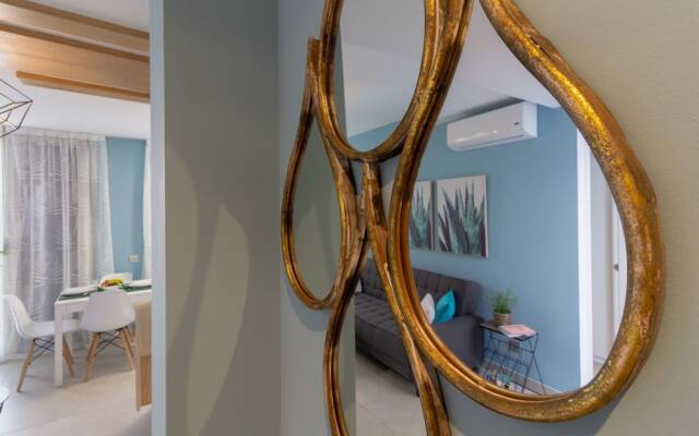 Behosty - Triana Chic Essense A
