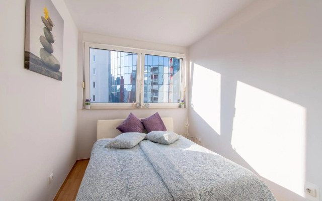 Flexible SelfCheckIns 31 - Zagreb - Garage - Loggia - New