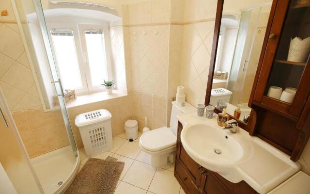 Stomorica Apartments