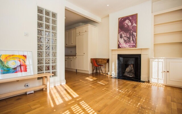 1 Bedroom Apartment in West London