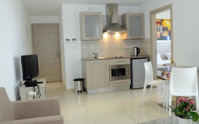 Frixos Suites Hotel Apartments