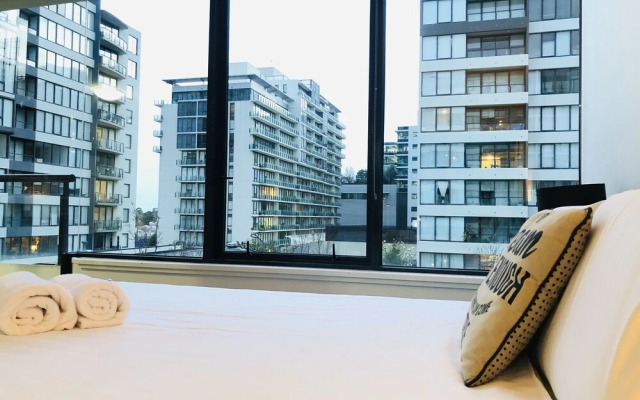 C You 2BR Spacious Apt South Melbourne