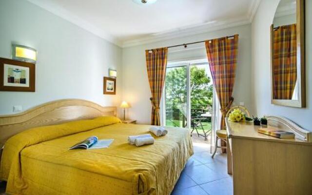 44 Fairviews Village Boavista