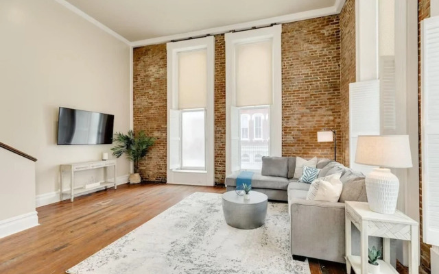 Galveston Historic Strand Loft 204