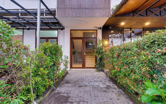 Stylish Canggu Apartment near Berawa Beach