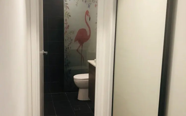 Stylish Home 15 mins from City & Airport