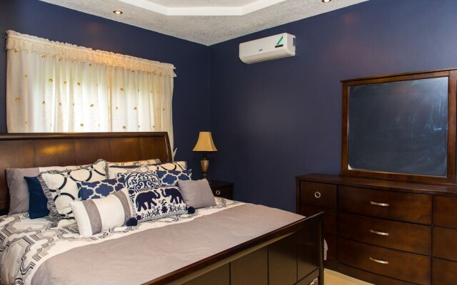 Kingston Luxury Family Retreat