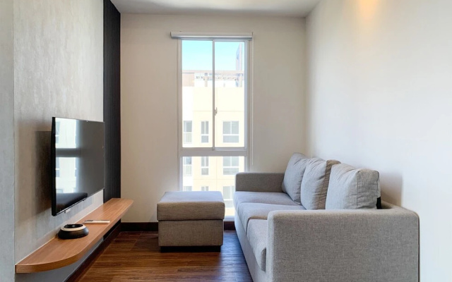 Stylisth 1Br At Tokyo Riverside Pik 2 Apartment
