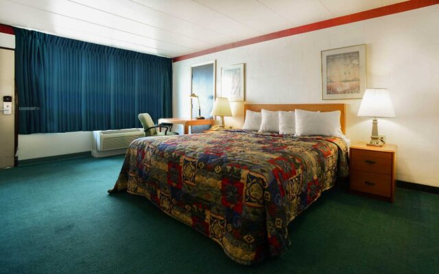 Loyalty Inn Maryville