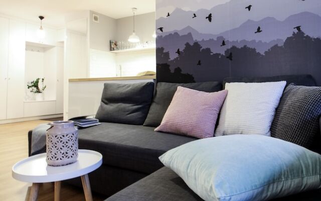 Powisle Riverside Apartment