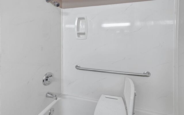 Travelodge By Wyndham Whittier