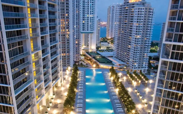 Luxury 30th Floor Condo at Icon Brickell