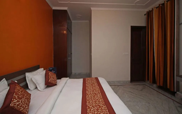 OYO Flagship 9075 Petals Inn