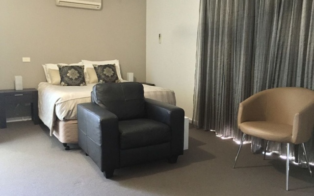 Martin Fields Beach Retreat – Guest Rooms – Wonnerup