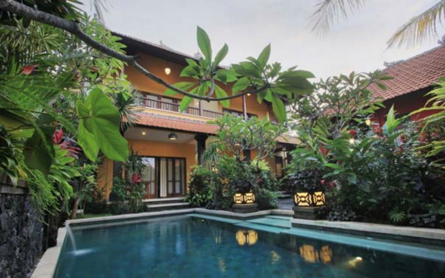 Mawa House by Pramana Villas