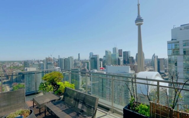 MiCasa Suites - Stylish Townhouse in King West Village